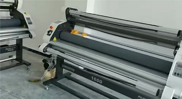 Laminating machine